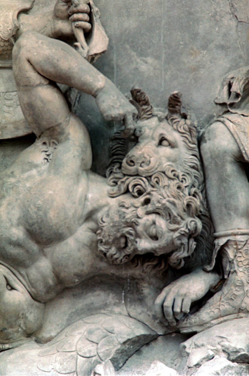 Detalje fra Pergamonalterets store frise, 180-159 f.Kr af Unbekannt