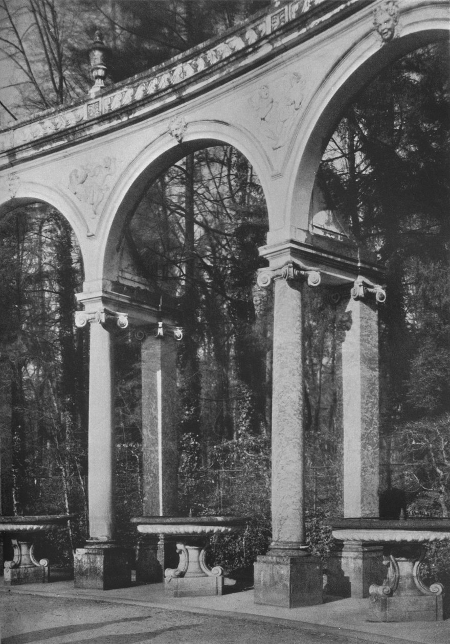 Detalje af søjlegang og springvand, Musiktemplet, Versailles, Frankrig, 1924 af Unbekannt