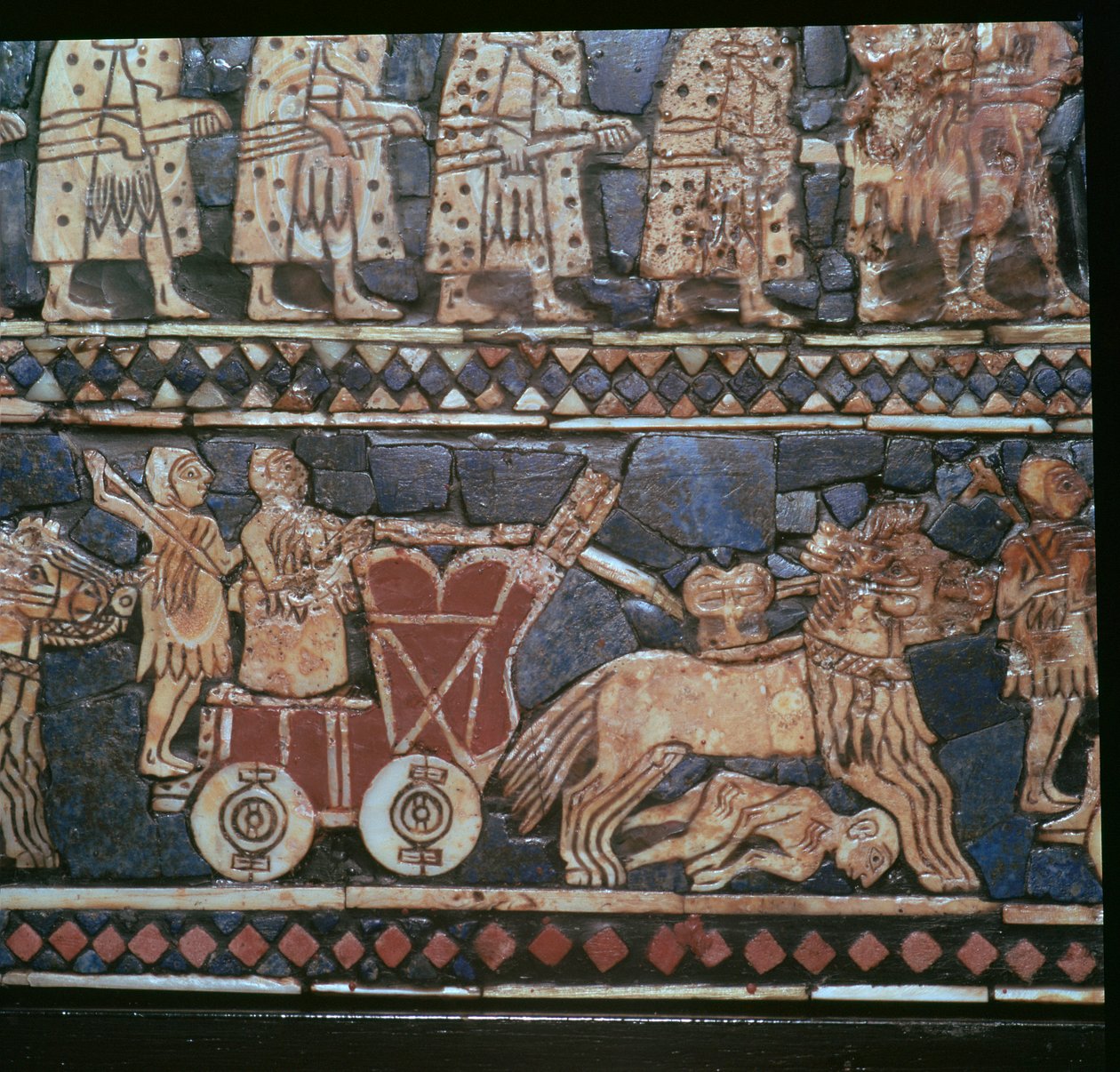 Detalje af standarden Ur, der viser en sumerisk krigsvogn, det sydlige Irak, omkring 2600-2400 f.Kr. af Unbekannt