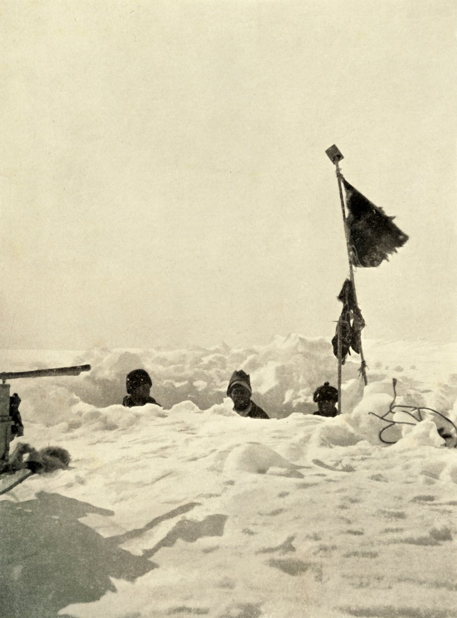 Gravning for at fastslå dybden af sne, der dækker et depot, c1908, 1909. af Unbekannt