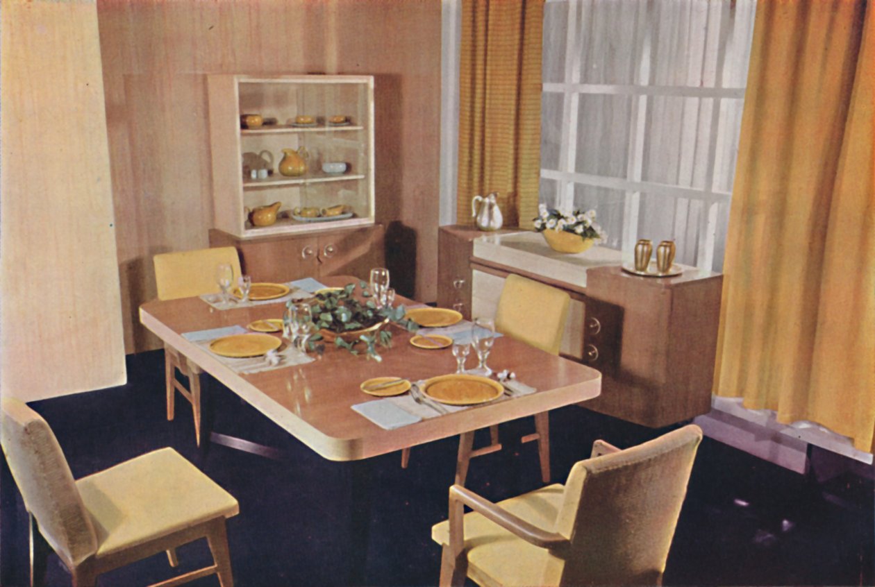 Spisestuegruppe i birds eye ahorn, 1942. af Unbekannt