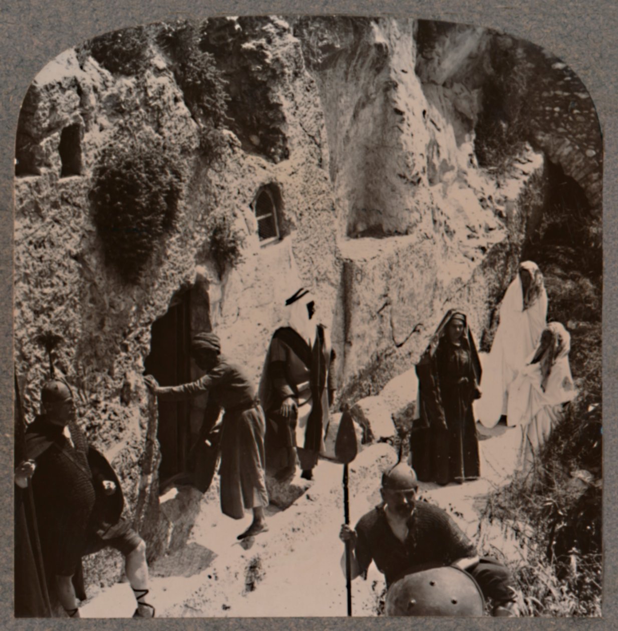 Disciple, med kvinderne, tidligt ved Kristi grav, omkring 1900 af Unbekannt