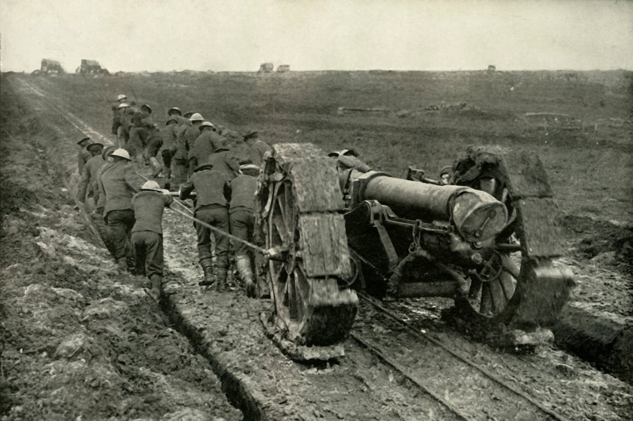 Draging the Guns to New Advance Positions, 1919. af Unbekannt