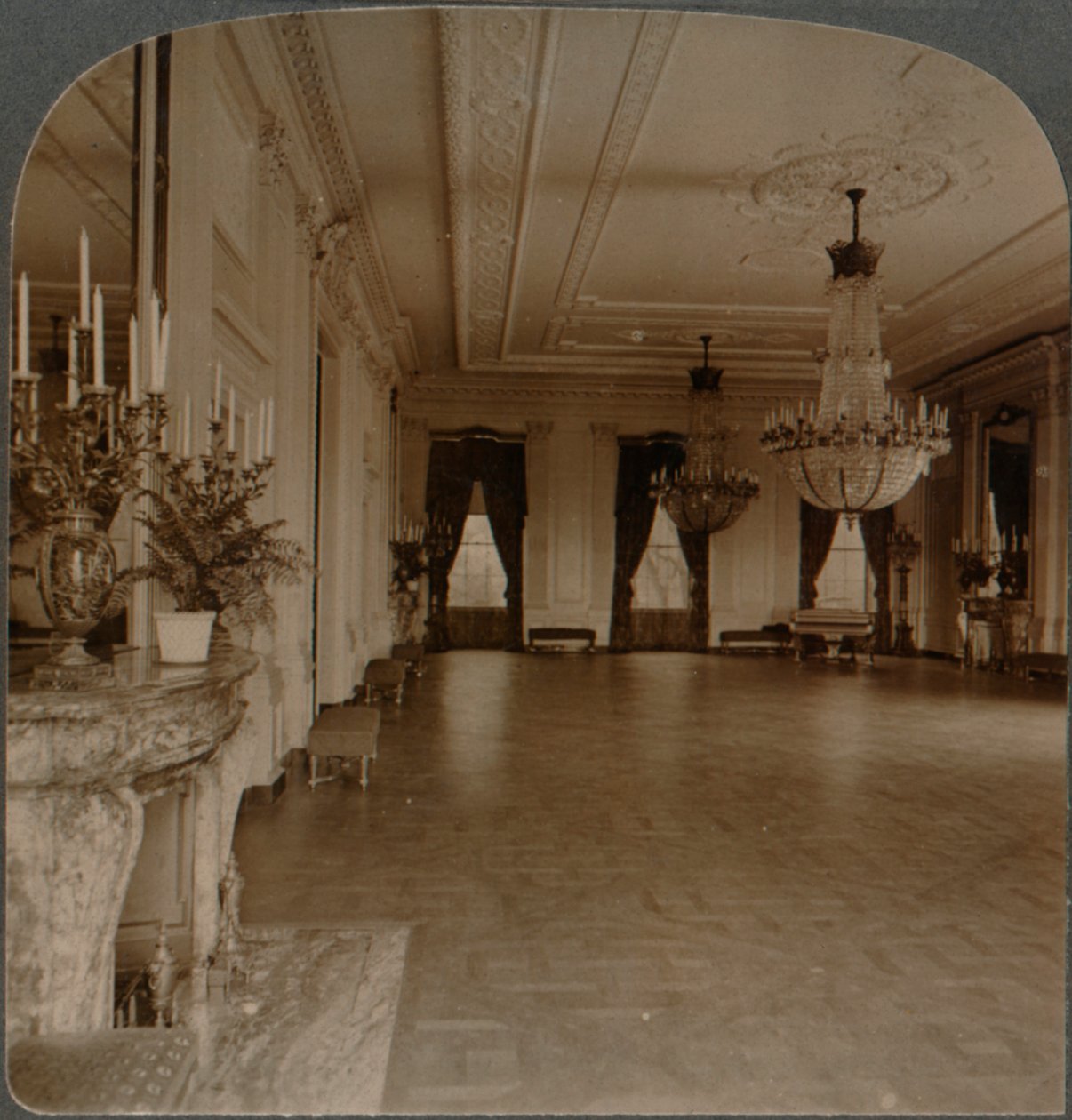 Østrum, hvor der afholdes receptioner, Det Hvide Hus, Washington D.C., c1900 af Unbekannt