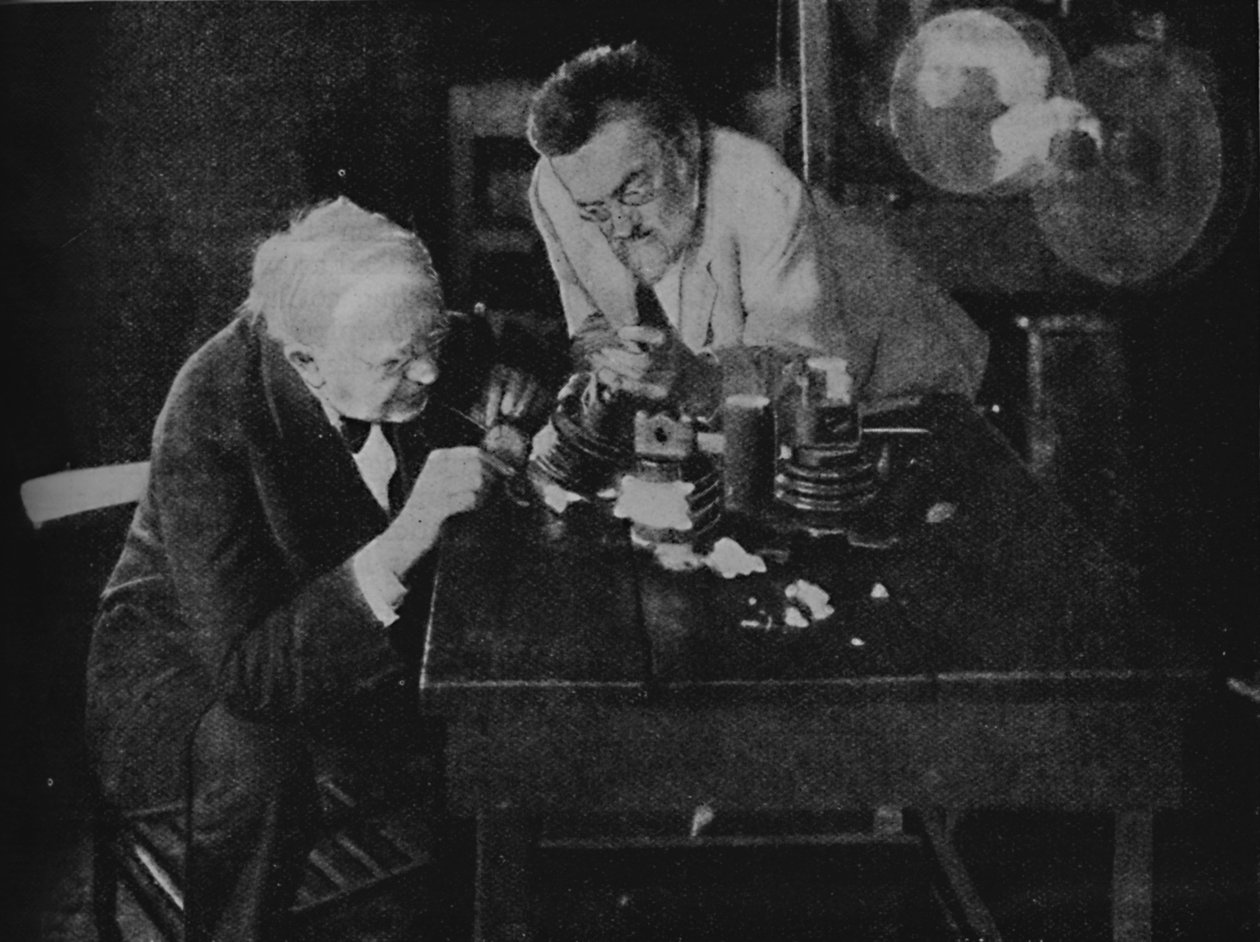 Edison og Steinmetz går sammen for at opnå succes, 1922, c1925 af Unbekannt