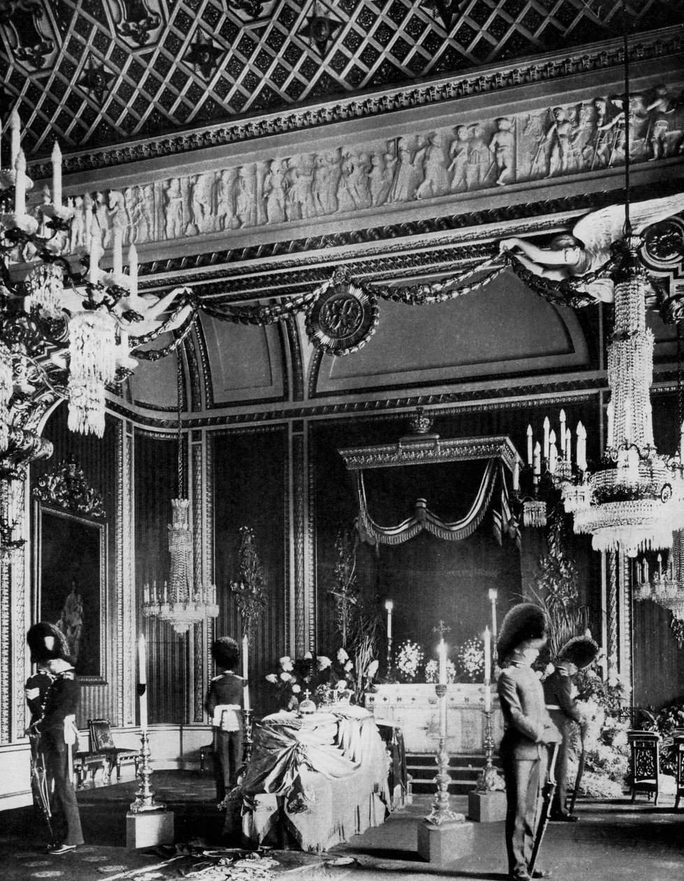Edward VII liggende i staten, Throne Room, Buckingham Palace, London, 1910 1937 af Unbekannt