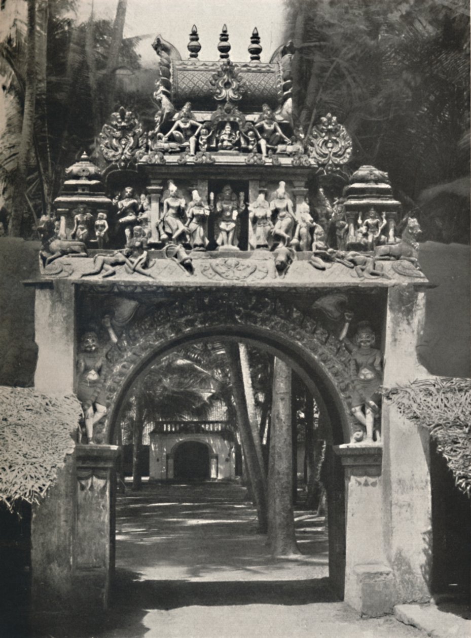 Indgang til et hinduistisk tempel, Ceylon, 1926 af Unbekannt