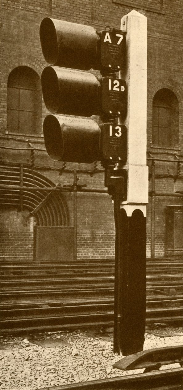 Elektriske lampesignaler, med skærme til dagsbrug, på Baker Street Station, Metropolitan Railway, 193 af Unbekannt