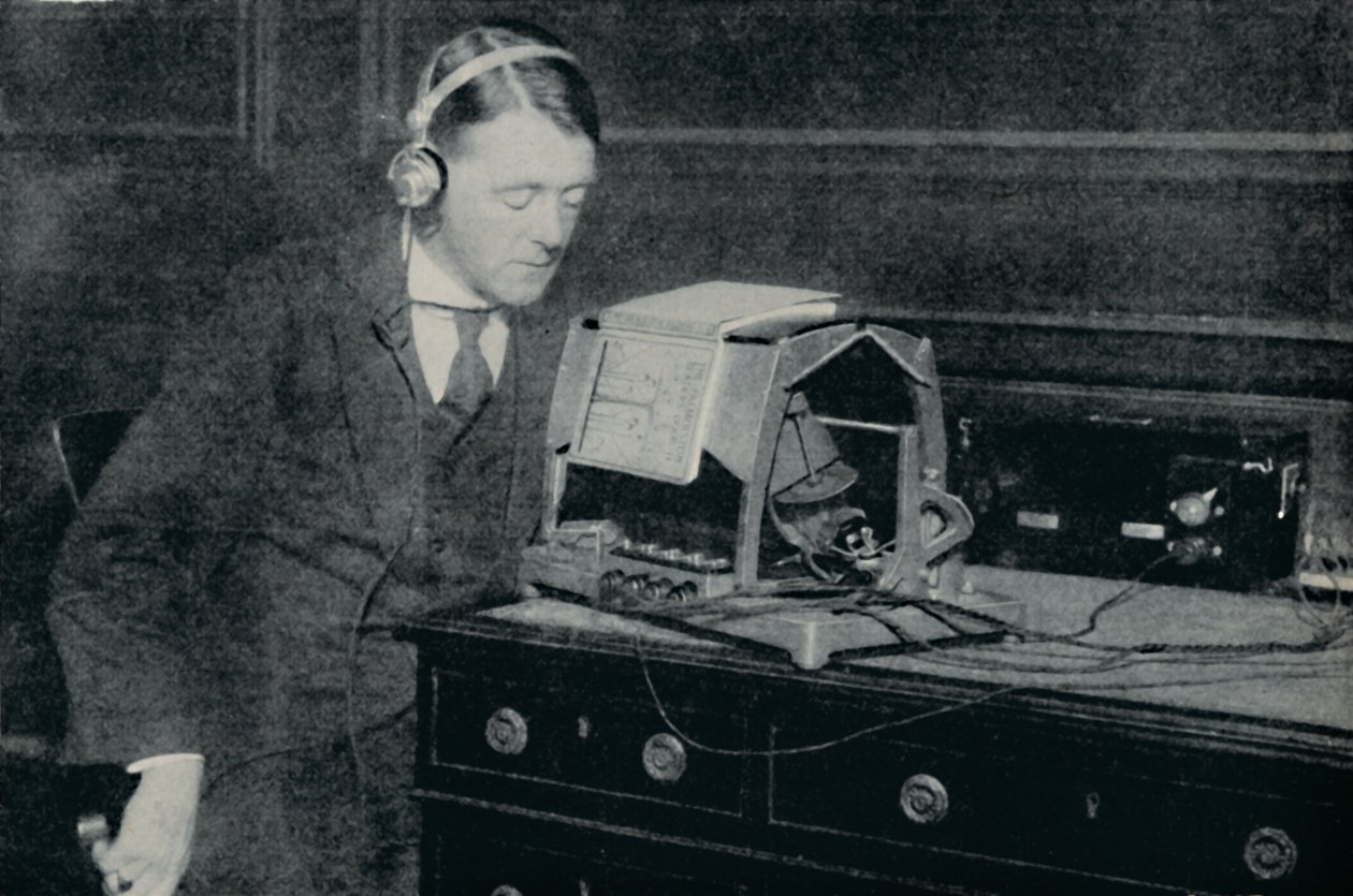 Elektricitet forvandler den trykte verden til lyd for blinde, c1935 af Unbekannt