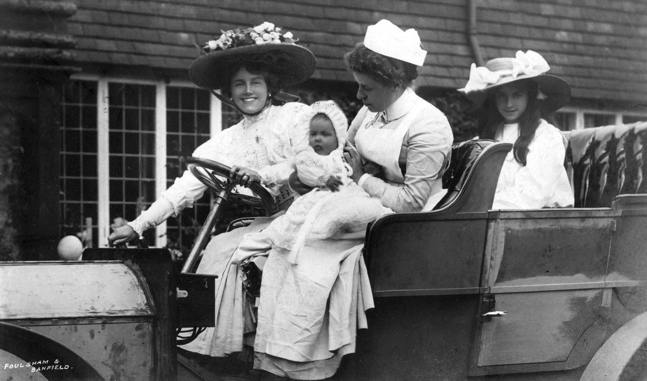 Ellaline Terriss, britisk skuespillerinde, med sin datter og baby, c1906 af Unbekannt