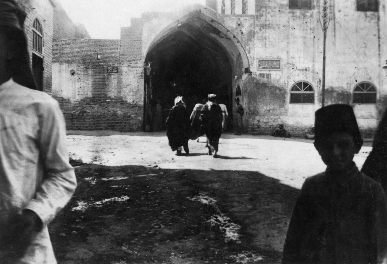 Indgangen til Bagdad-basaren, Mesopotamien, WWI, 1918 af Unbekannt