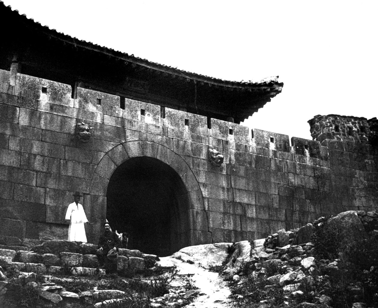 Indgang til et tempel, Korea, 1900 af Unbekannt