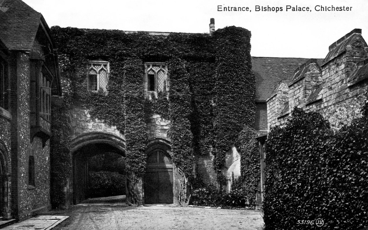 Indgang til Bishops Palace, Chichester, Sussex, begyndelsen af det 20. århundrede af Unbekannt