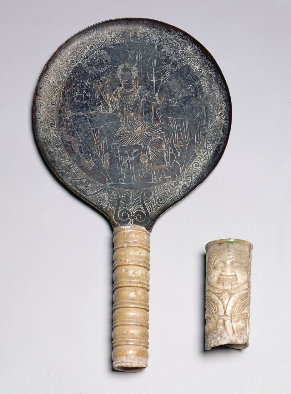 Etruskisk elfenbenshåndtaget spejl med indgraveret dekoration, der forestiller Odysseus truende kreds; Ivory Gorgoneion-håndtag, 4. århundrede f.Kr. (bronze og elfenben) af Unbekannt