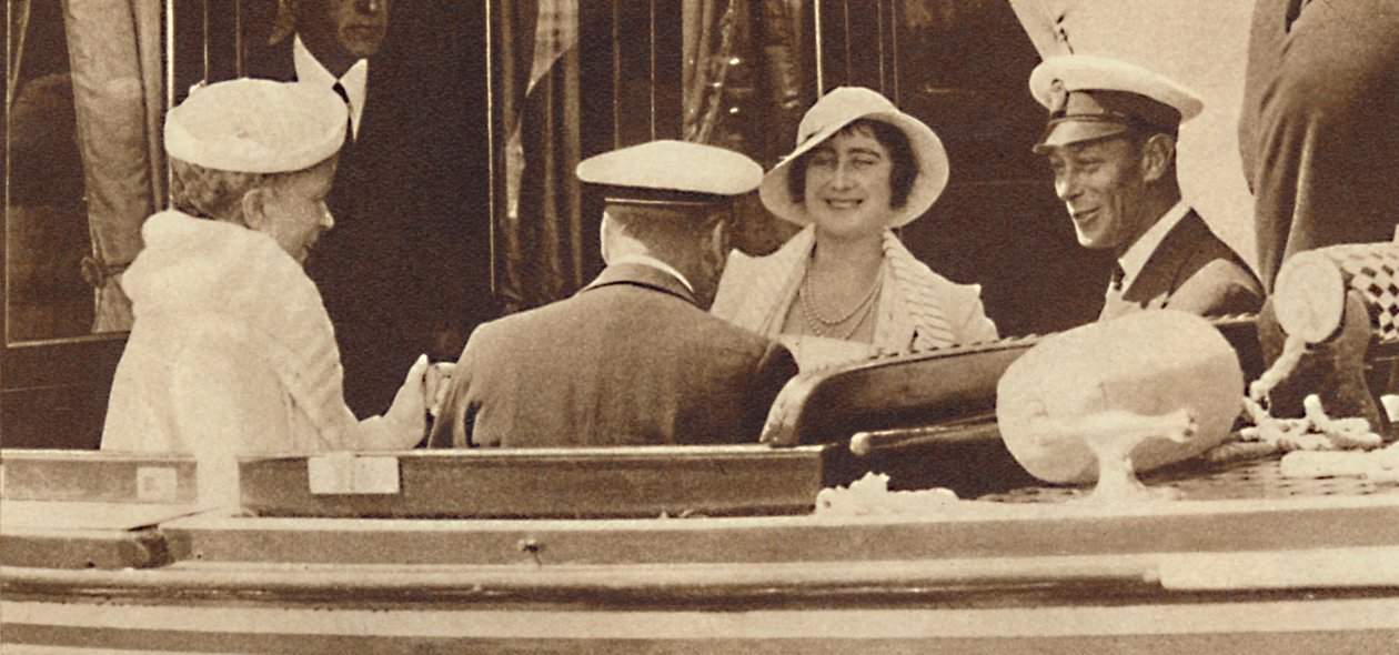 Family Joke - forlader Royal Yacht Albert og Victoria ved Cowes, c1935 1937 af Unbekannt