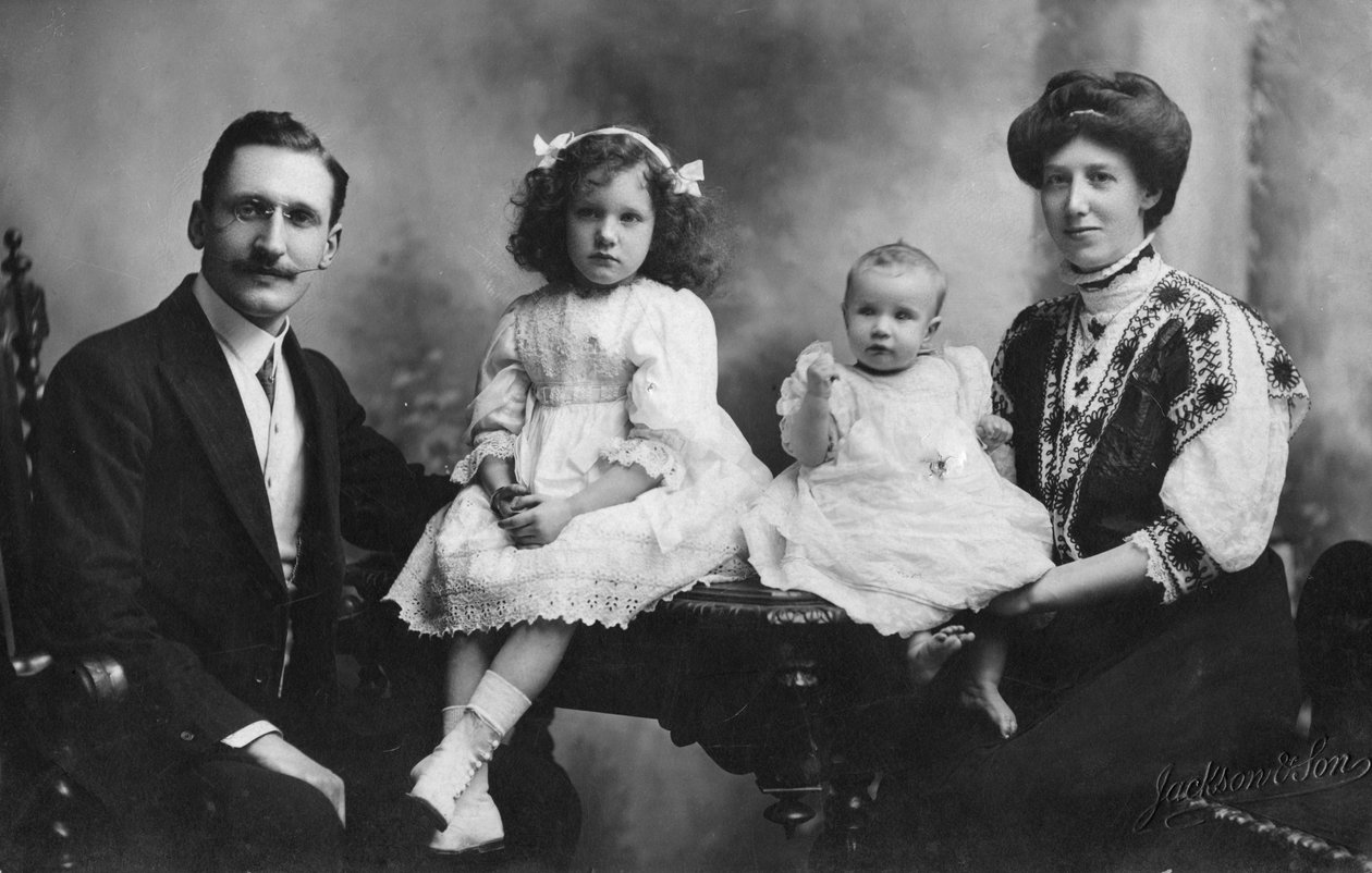 Familieportræt, c1900-c1910s af Unbekannt
