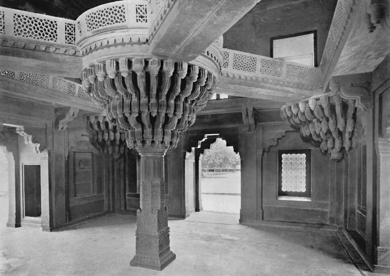 Fatehpur Sikri. Søjle i Dewan-i-Khas, c1910. af Unbekannt