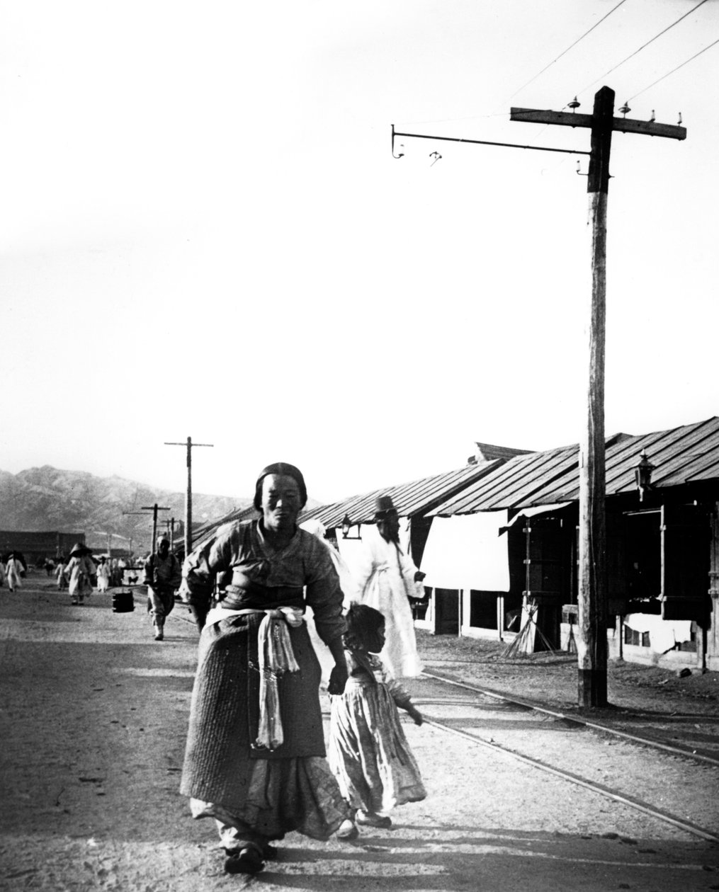 Far og barn, Seoul, Korea, 1900 af Unbekannt