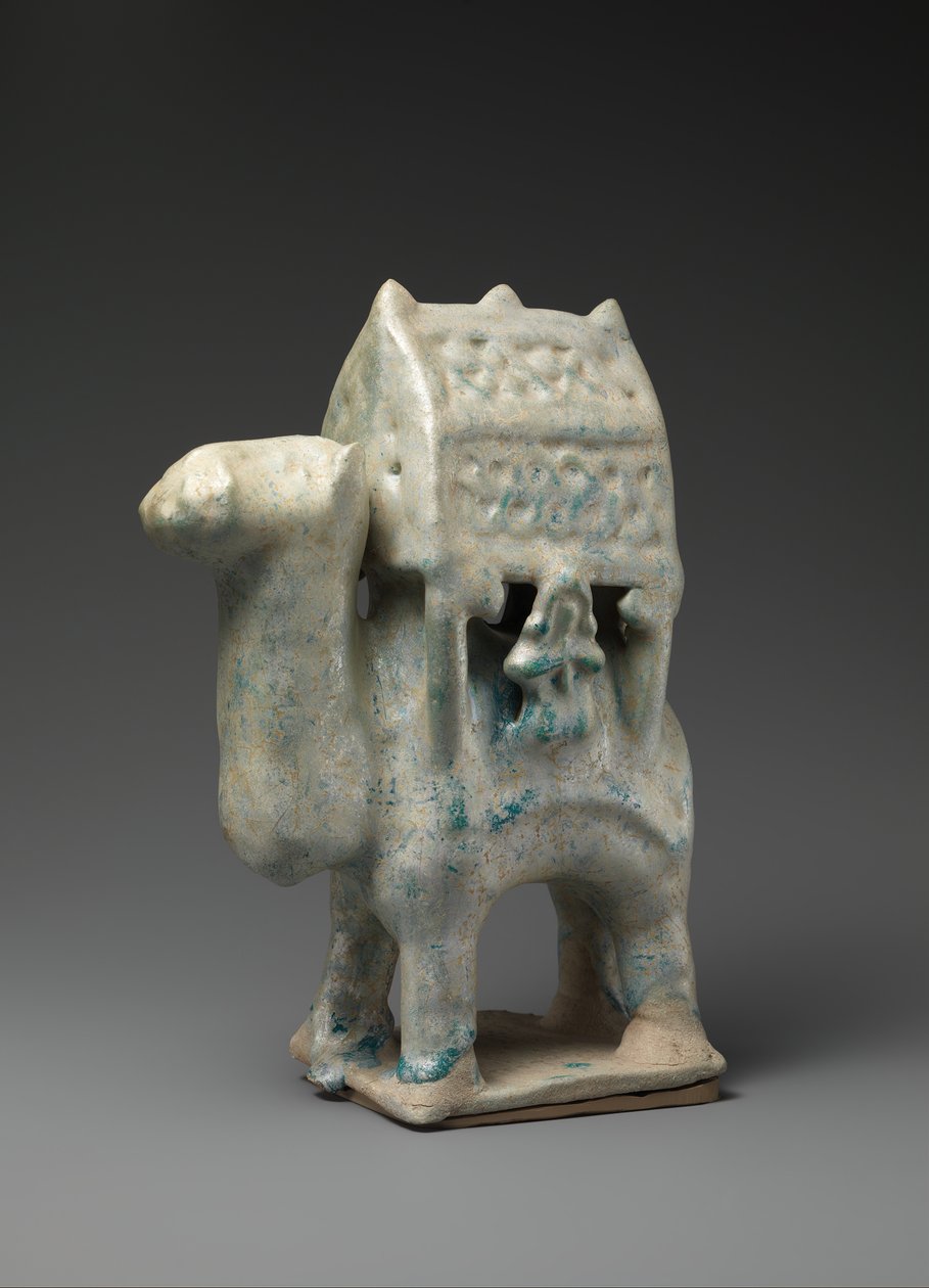 Figur i form af en kamel, der bærer en Palanquin og to ryttere, 12.-begyndelsen af det 13. århundrede. af Unbekannt