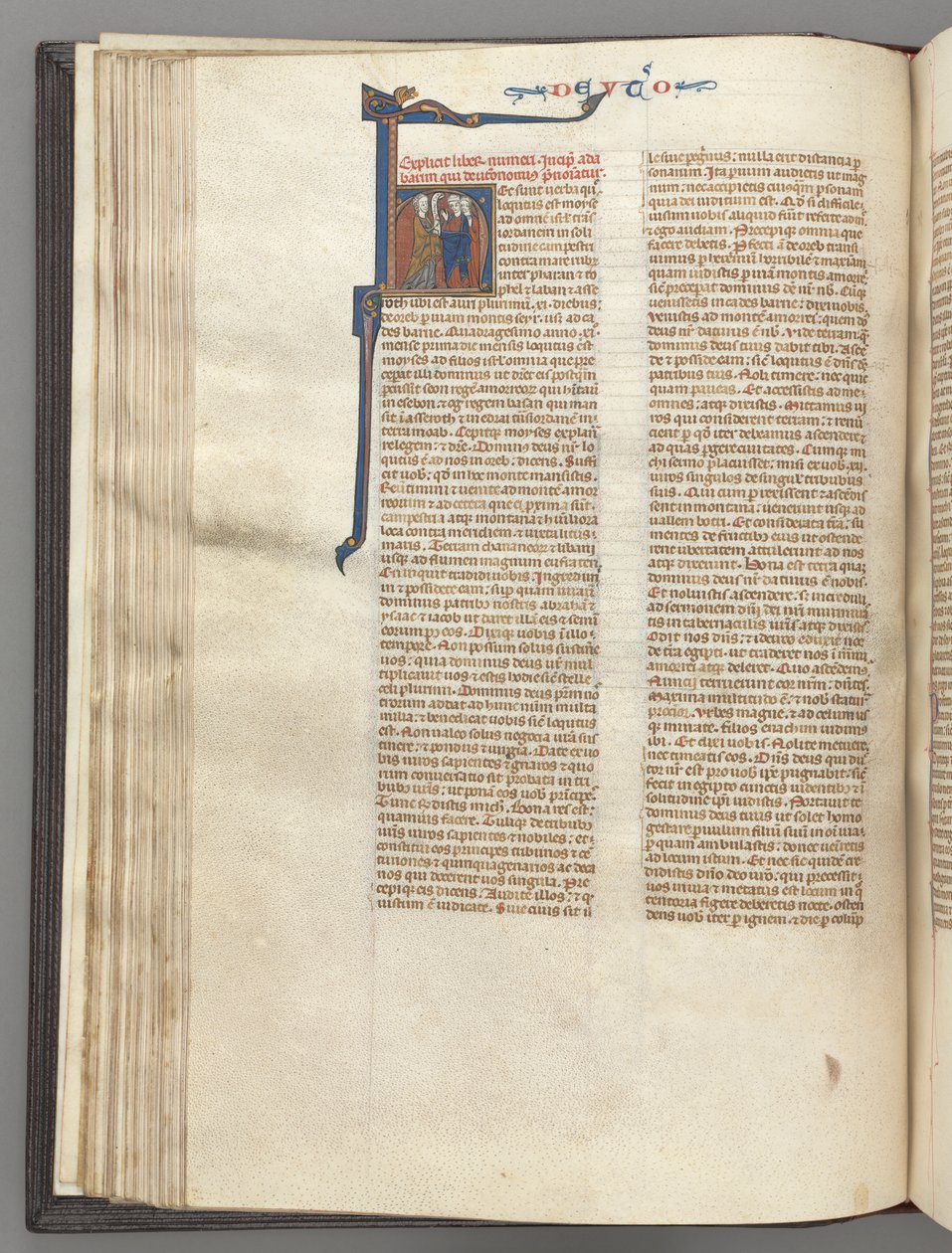 Fol. 62v, Femte Mosebog, historisk initial H, Moses med horn og rulleprædiken..., ca. 1275-1300 af Unbekannt