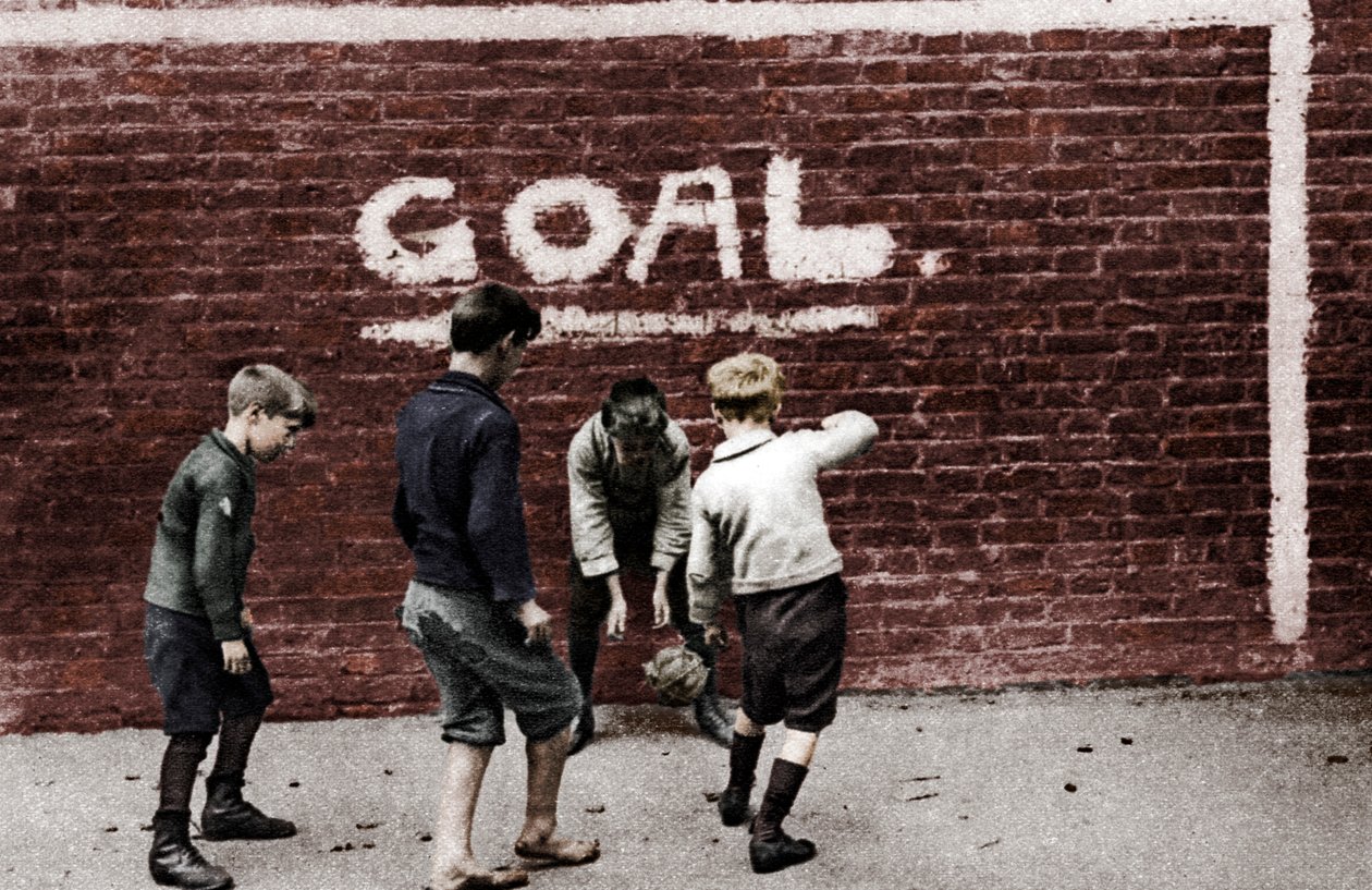 Fodbold i East End, London, 1926-1927. af Unbekannt