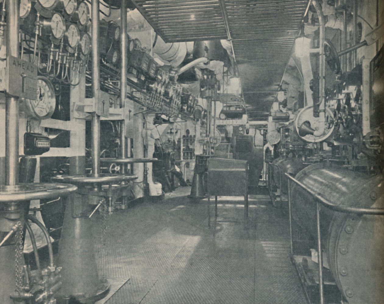 Forward Engine-Room of the Empress of Britain, med kontrolplatform, 1936 af Unbekannt