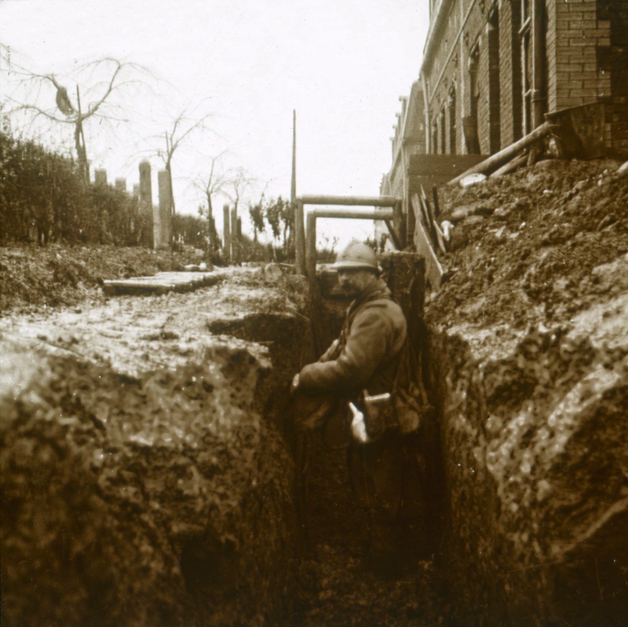 French soldier in trenches, c1914-c1918 af Unbekannt
