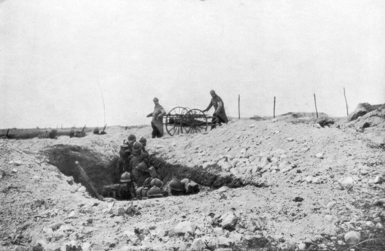 Franske soldater i et rævehul, Andet slag ved Champagne, Frankrig, 25. september-6. november 1915 af Unbekannt