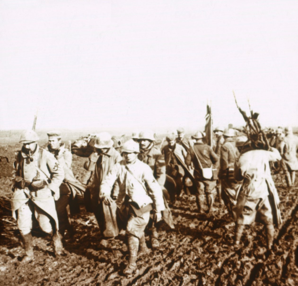 Franske soldater med tyske fanger, c1914-c1918 af Unbekannt