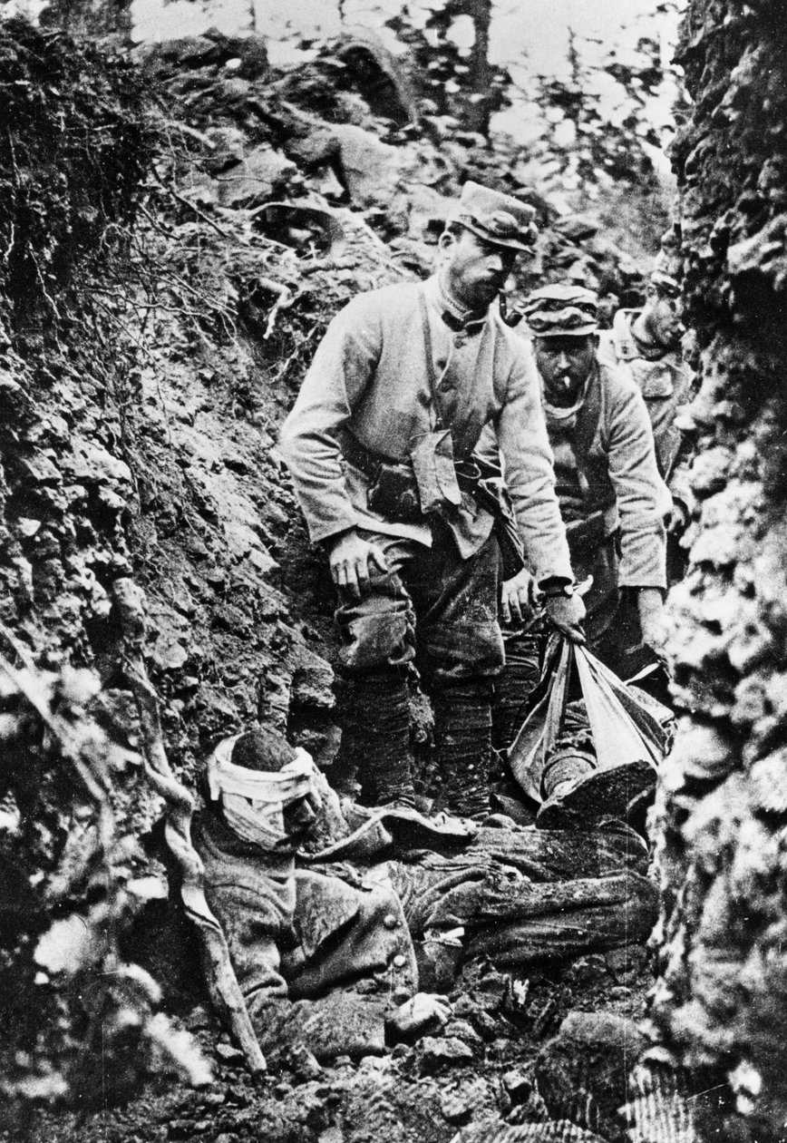 Franske tropper efter et tysk angreb og bombardement, Første Verdenskrig, 30. juni 1915 af Unbekannt