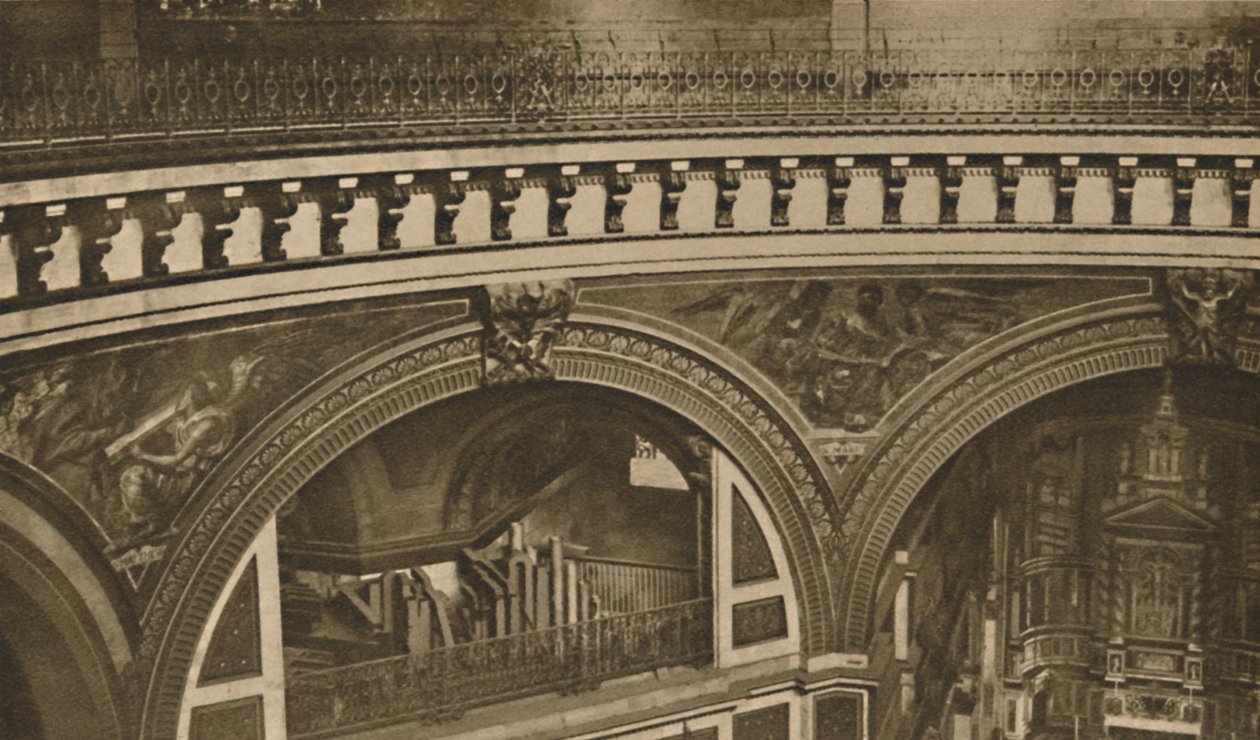 Fra krone til base i Londons enorme katedral: The Whispering Gallery, c1935. af Unbekannt
