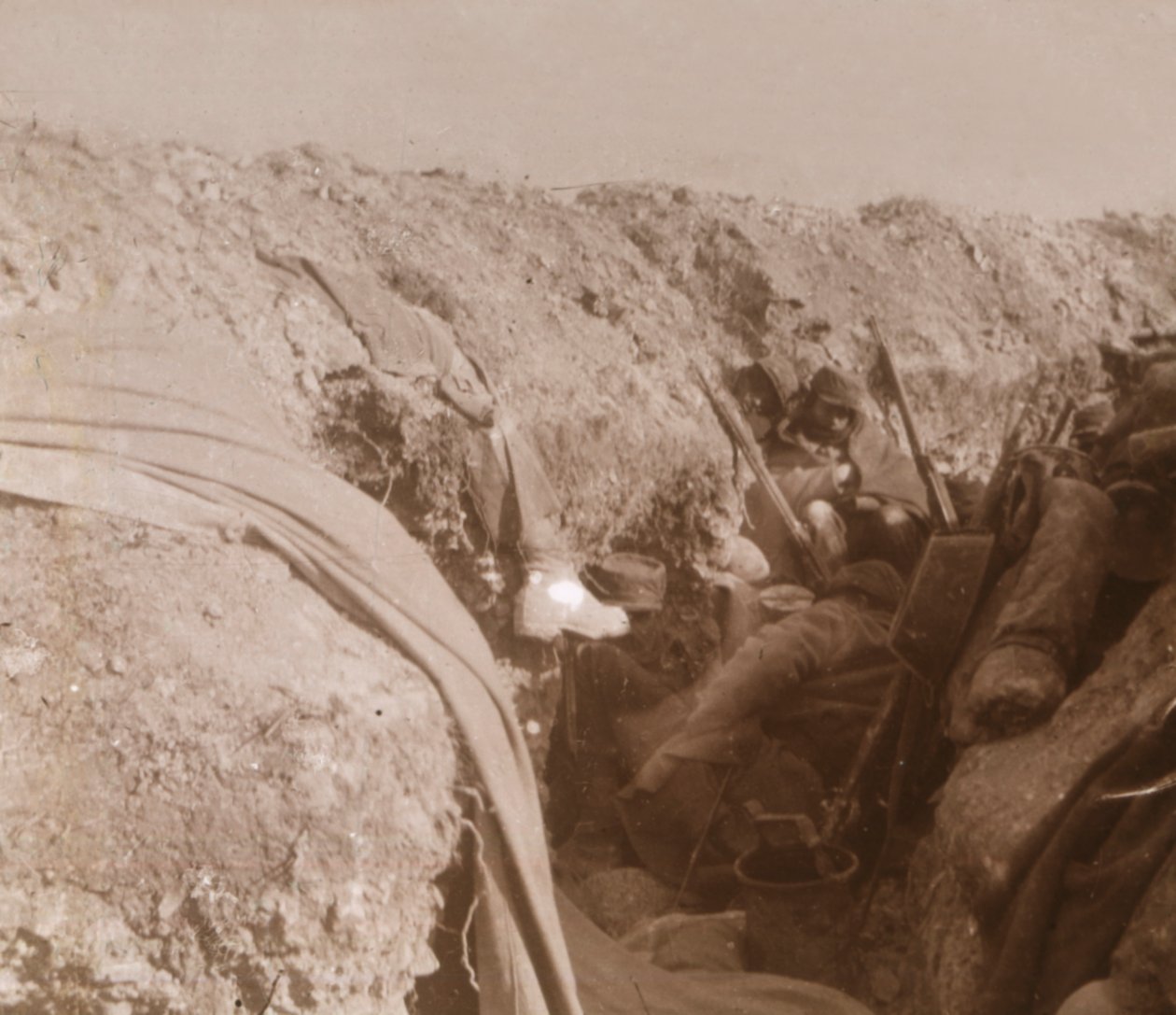 Skyttegrave i frontlinjen, Beauséjour, Nordfrankrig, c1914-c1918 af Unbekannt