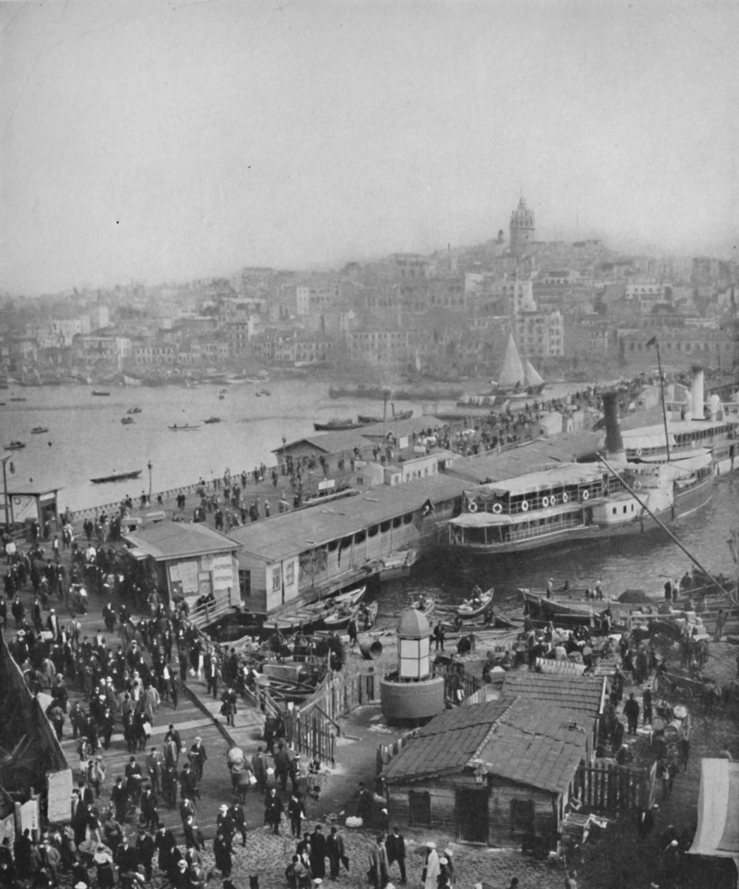 Galata-broen, der forbinder Galata og Pera, 1913 af Unbekannt