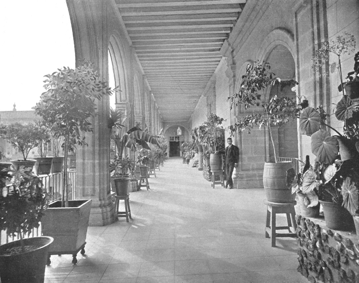 Galleri for School of La Paz Vizcainas, Mexico City, Mexico, c1900. af Unbekannt