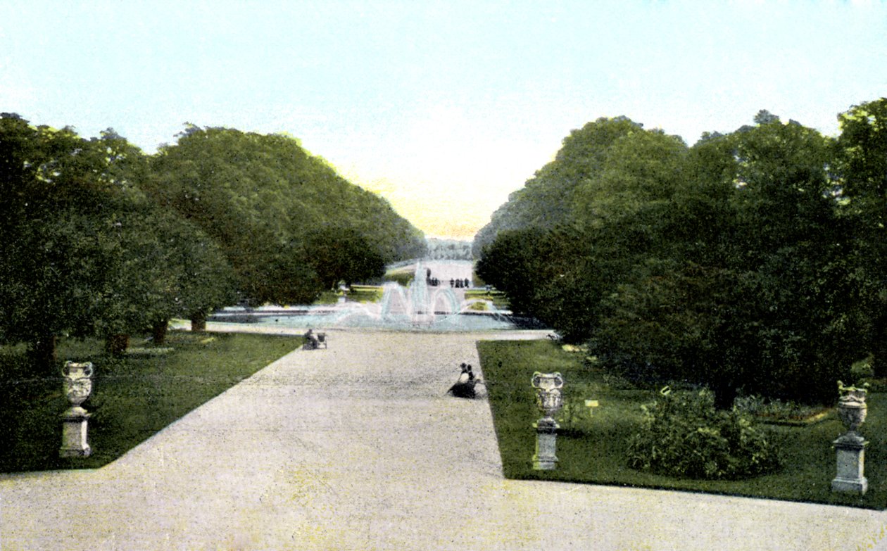 Gardens of Hampton Court Palace, London, 20. århundrede. af Unbekannt
