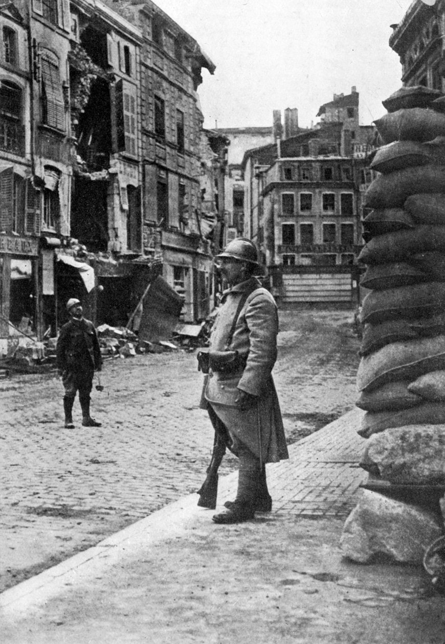 Garnison af franske soldater og brandmænd, Verdun, Frankrig, Første Verdenskrig, 1916, c1920 af Unbekannt