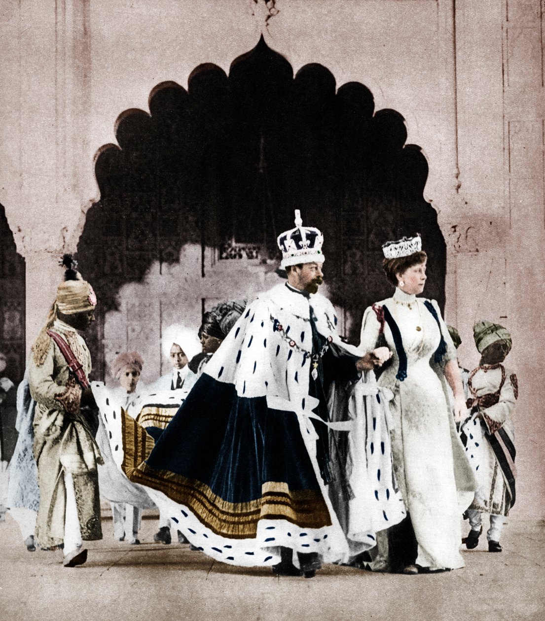 George V og Queen Mary i Delhi, Indien, 1911, 1935. af Unbekannt