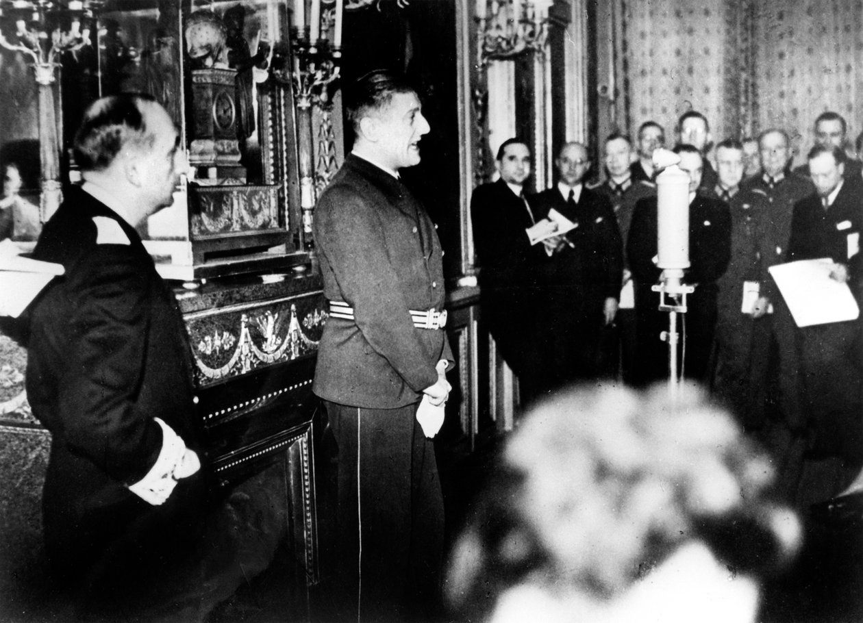 Tysk ambassadør i Vichy Frankrig, Otto Abetz, holder en pressekonference, 15. december 1940 af Unbekannt