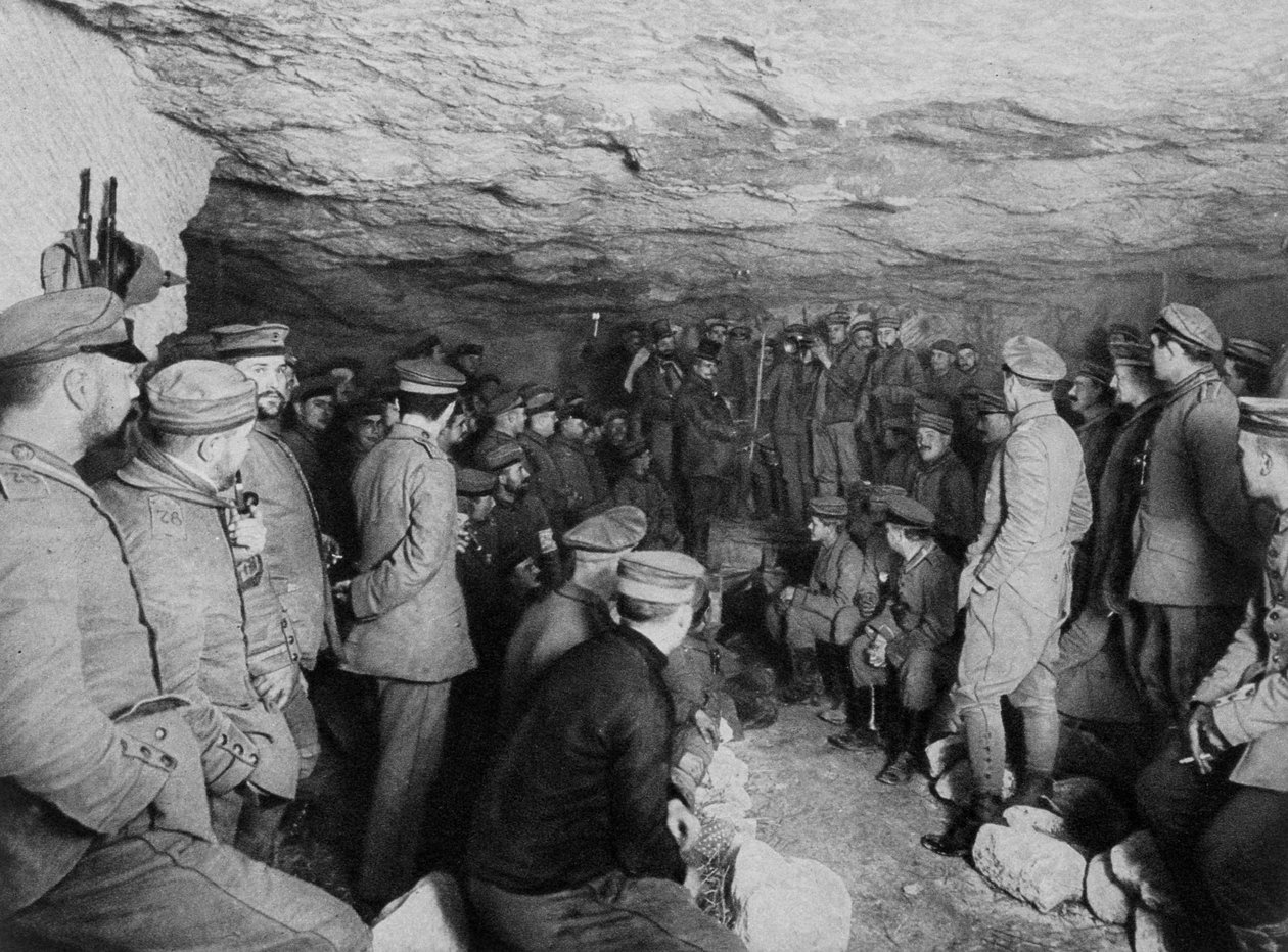 Tyske soldater ved en koncert i en hule, Frankrig, Første Verdenskrig, 1915 af Unbekannt