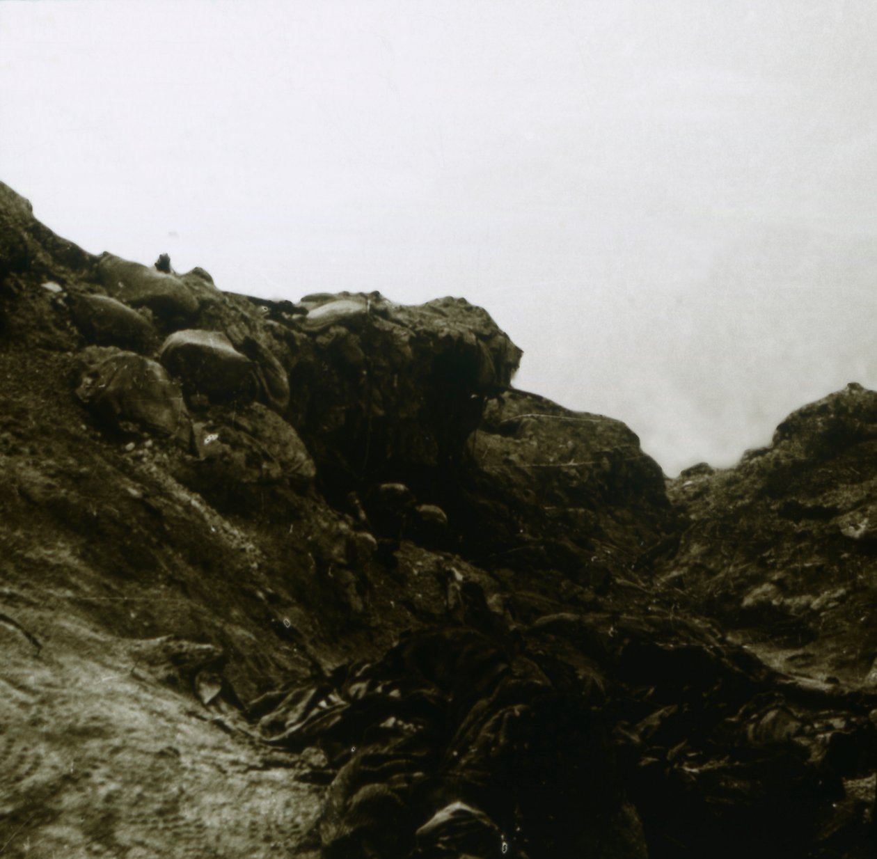 Tysk skyttegrav, Combles, Nordfrankrig, c1914-c1918 af Unbekannt