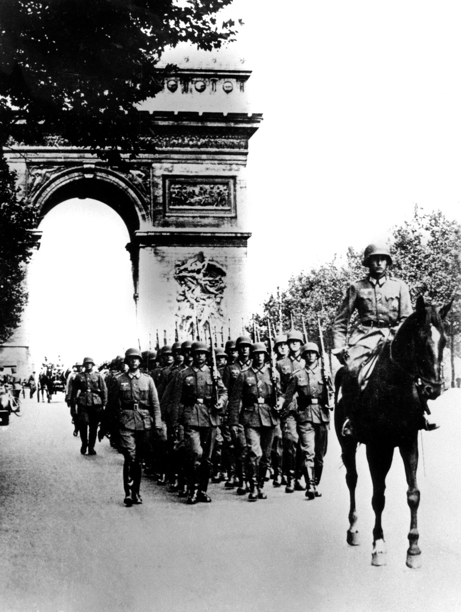 Tyske tropper marcherer på Champs Elysees, Paris, 14. juni 1940 af Unbekannt