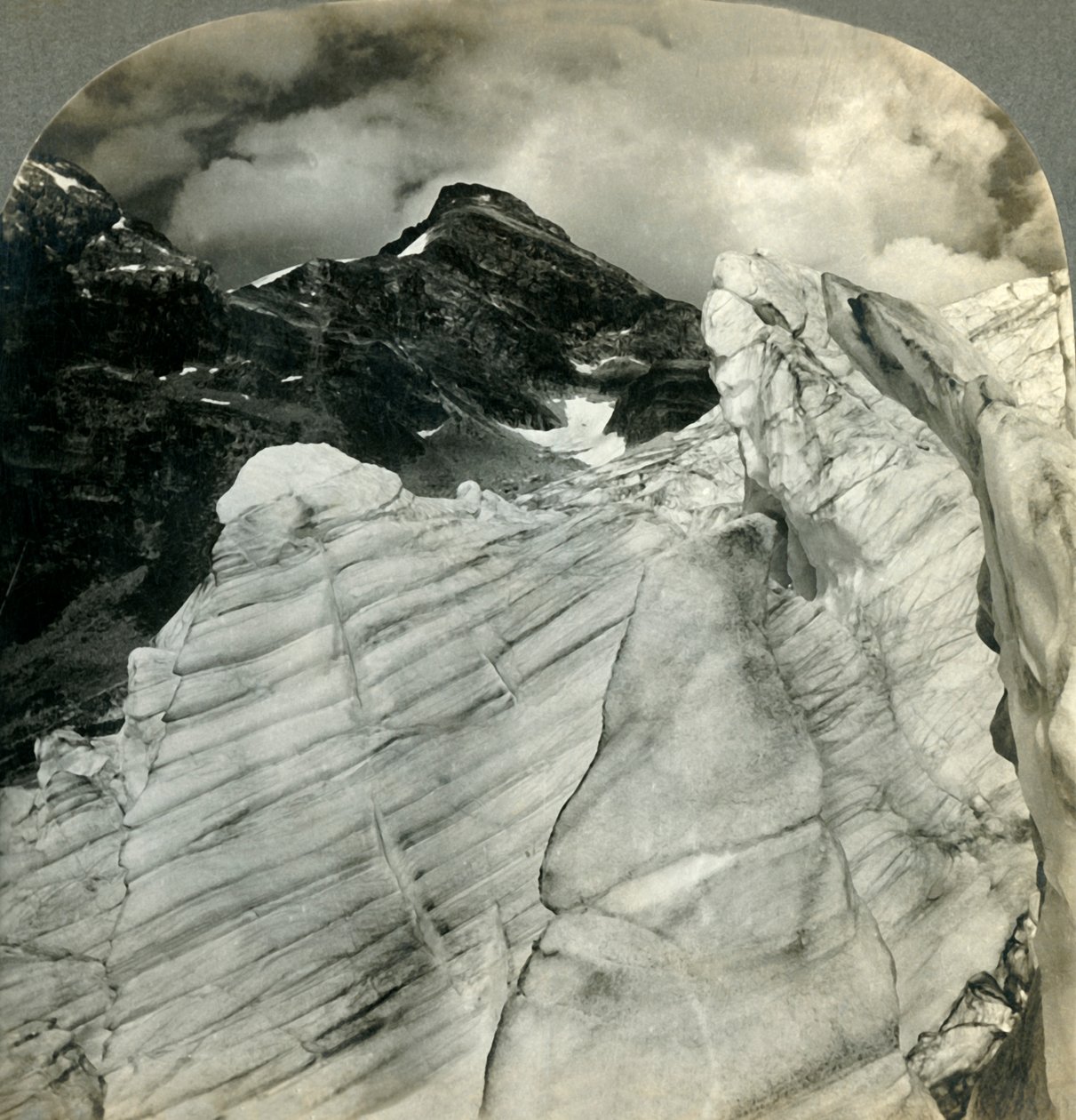 Glacial View in the Canadian Rockies..., B.C., Canada, 1903. af Unbekannt