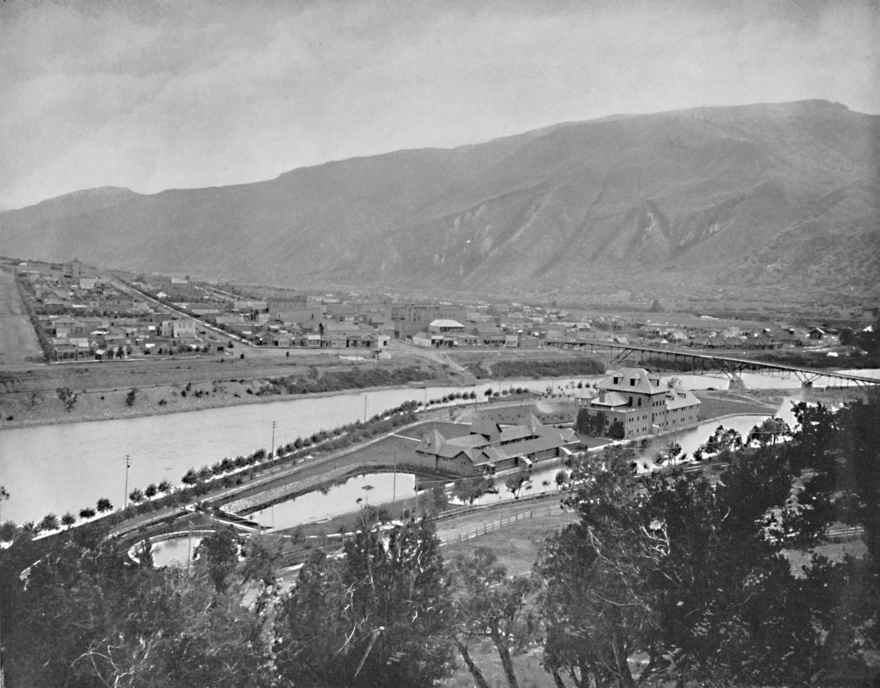 Glenwood Springs og Bath-House, Colorado, c1897. af Unbekannt