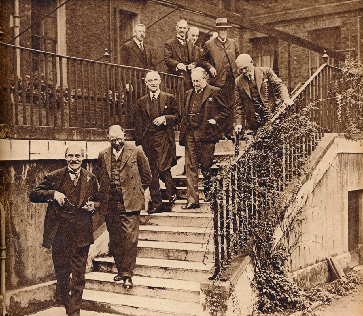 Regering i krise, danner et nationalt kabinet som anmodet af kong George V, 1931, 1938 af Unbekannt