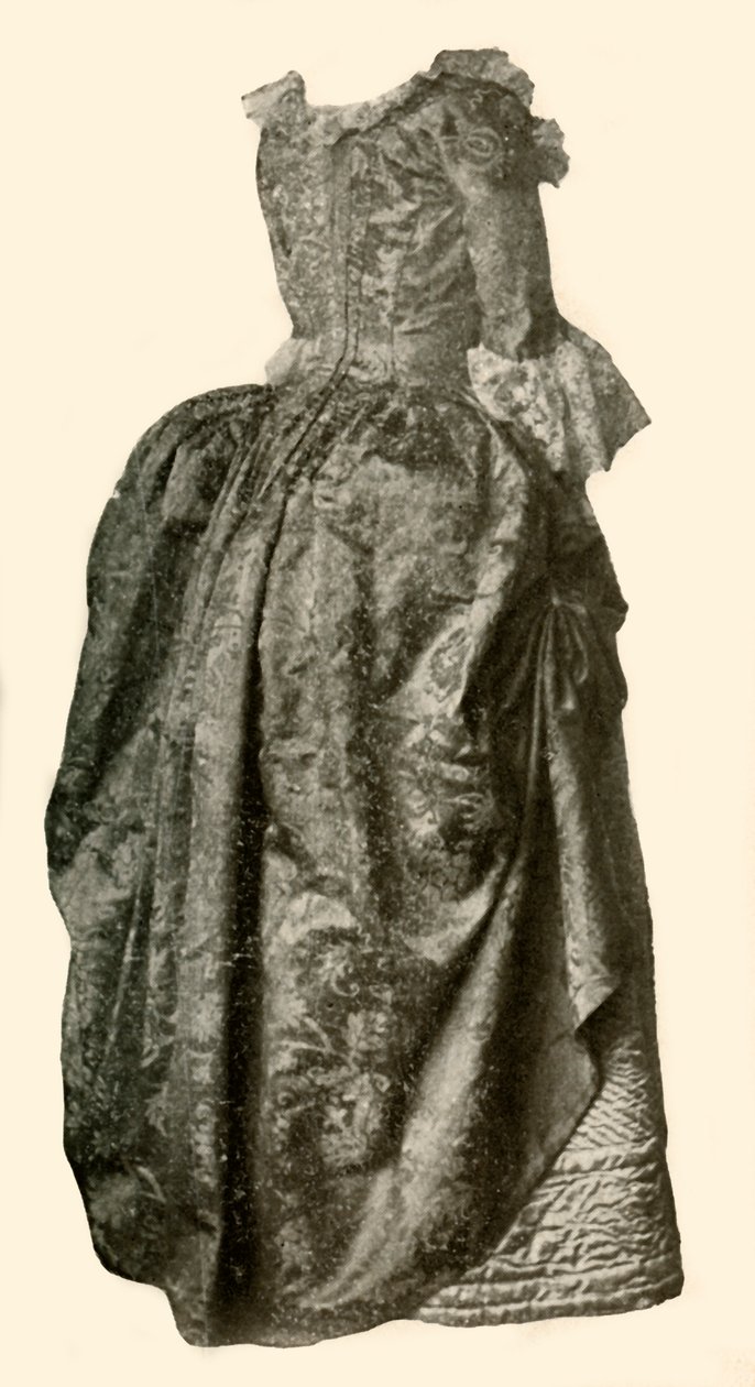 Kjole af gul damaskbrokade båret over en blå quiltet satin underkjole, c1710-1730, 1937. af Unbekannt