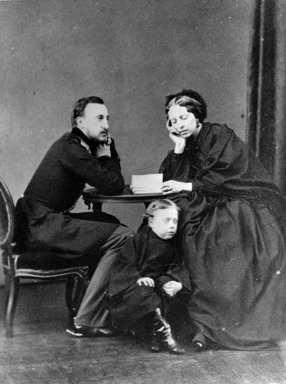 Storhertug Nicholas Nikolaevich den ældste af Rusland med sin kone og søn, c1861-c1863 af Unbekannt