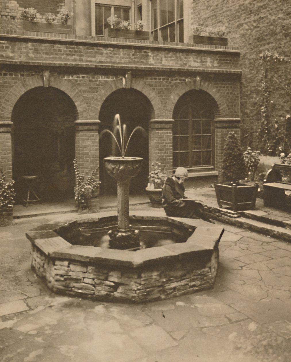 Graveyard of St. Ethelburga, Bishopgate, A Resting Place for the Living, c1935. af Unbekannt