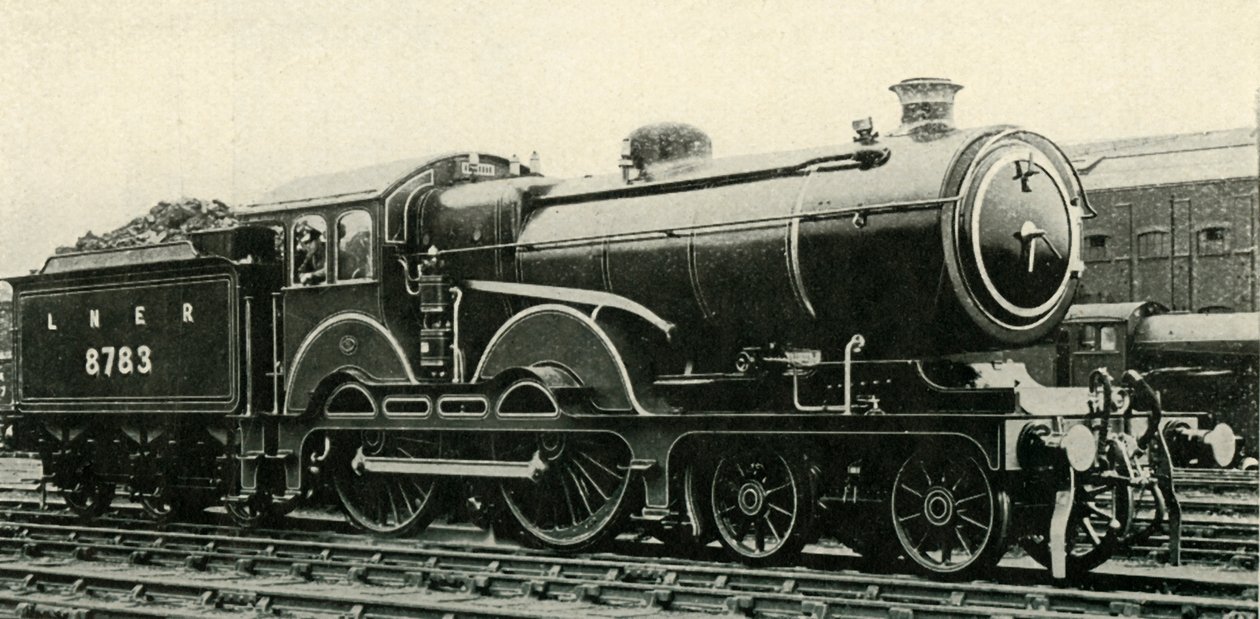 Great Eastern Type 4-4-0 i Special Livery for Royal Trains, c1930. af Unbekannt