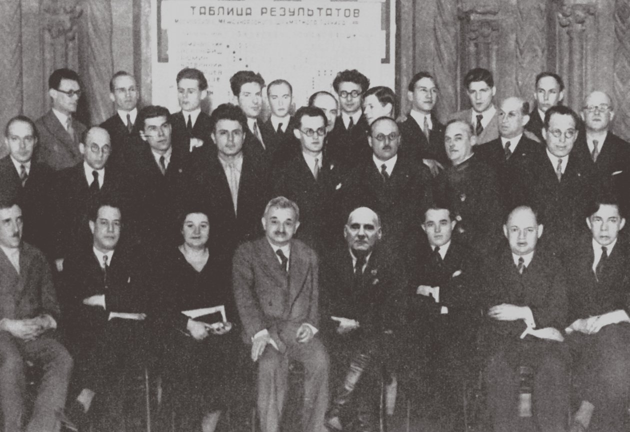 Gruppeportræt af deltagerne i den anden internationale skakturnering, Moskva 1935, 1935 af Unbekannt