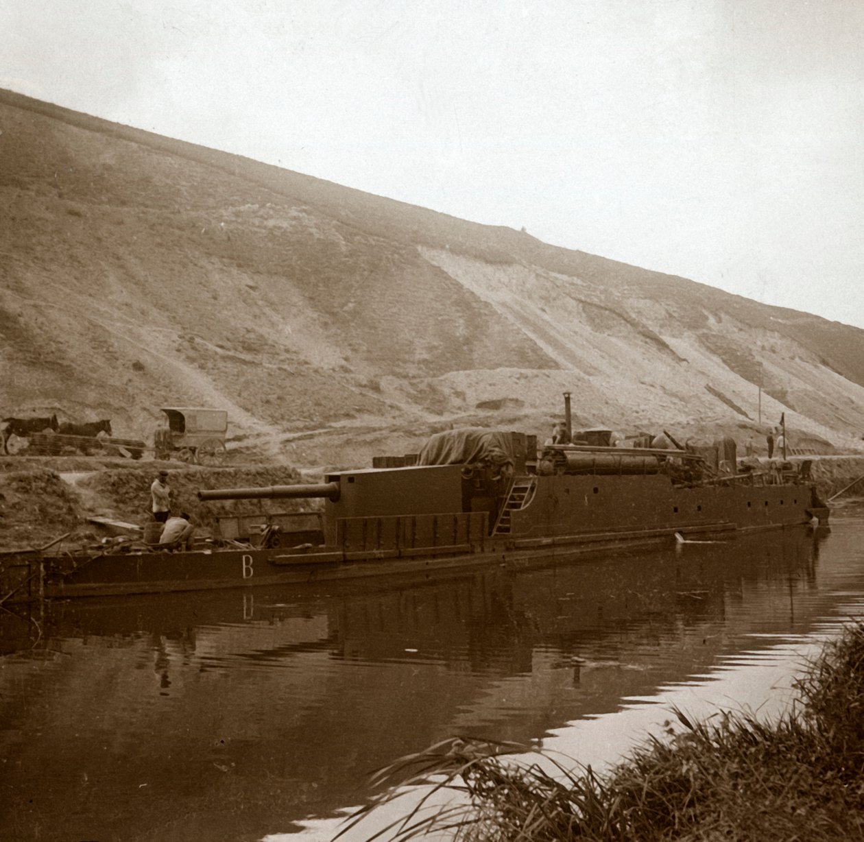 Kanonbåd, Genicourt, Nordfrankrig, c1914-c1918 af Unbekannt